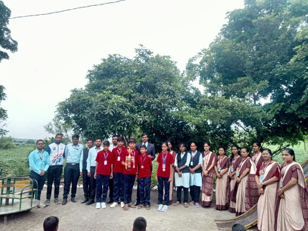 ओपन कराटे चॅम्पियन स्पर्धेत जिजाऊ ज्ञान मंदिर पळसखेड भट च्या विद्यार्थ्यांची चमकदार कामगिरी