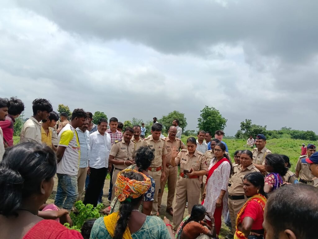 मधापुरीत प्रेमसंबंधातून तरुणाचा विहिरीत मृत्यू; तरुणी बचावली, नंतर विषप्राशन केल्याची माहिती — गावात तणाव