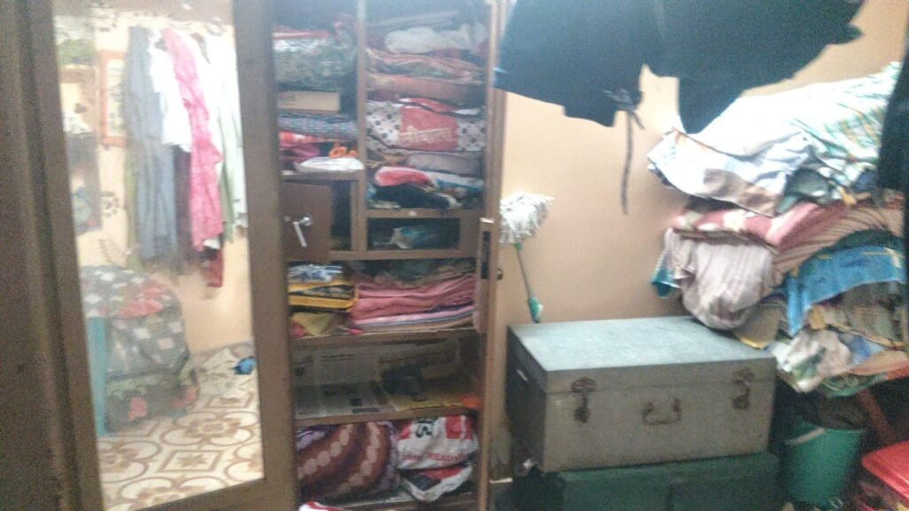 एकाच रात्री ३ ठिकाणी चोरी, चाकूचा धाक दाखवून केले लाखो रुपयाचे ऐवज लंपास..