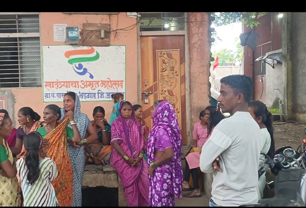 वीर एकलव्य यांचे स्मारक पासर्डी येथील नियोजित जागेत उभारण्यात यावे